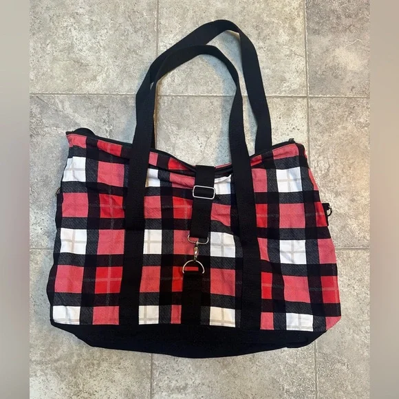 Thirty-one Retro Metro Overnight Weekend Duffle bag Check Mate plaid - Picture 1 of 6